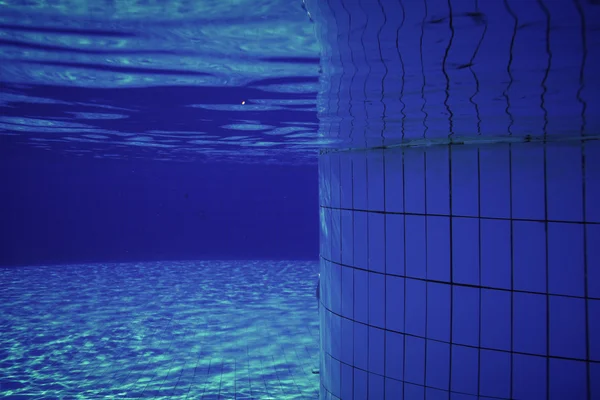 Bajo el agua en piscina —  Fotos de Stock