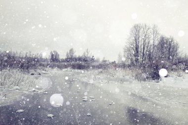 Soğuk kışın karlı Köyü