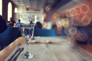 Restorandaki şarap kadehi.