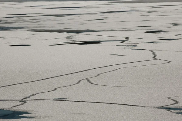 裂冰的湖 — 图库照片