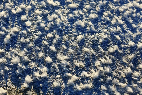 Ljusa glänsande snö — Stockfoto