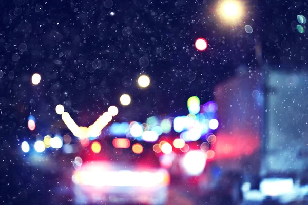 Luzes da cidade na estrada de inverno — Fotografia de Stock