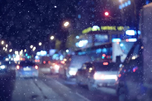 Luces de la ciudad en carretera de invierno — Foto de Stock