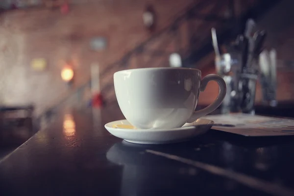 Frühstück mit Tee im Café — Stockfoto