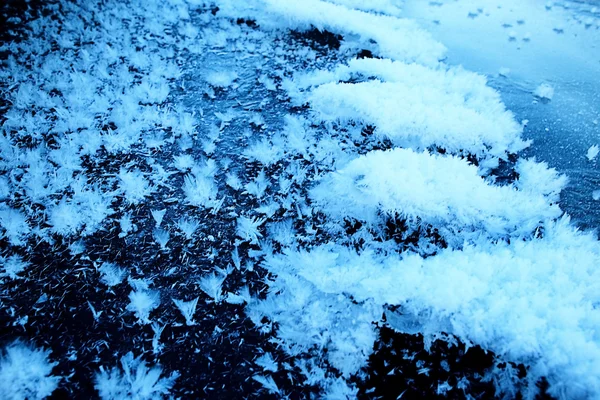 Acqua congelata incrinata — Foto Stock