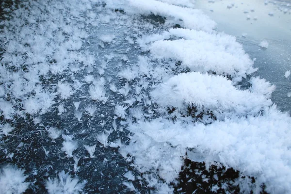 Cracked frozen water — Stock Photo, Image