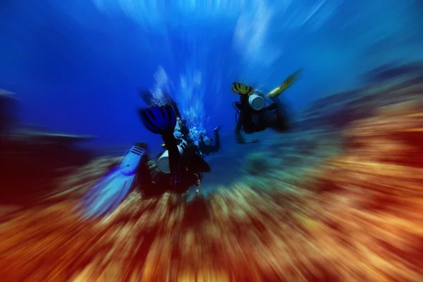 Taucher unter Wasser — Stockfoto