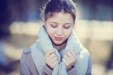 kadın eşarp ve ceket