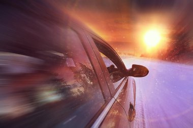 Kış araba yolculuğu 