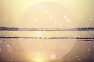 denizin üzerinde arka plan günbatımı