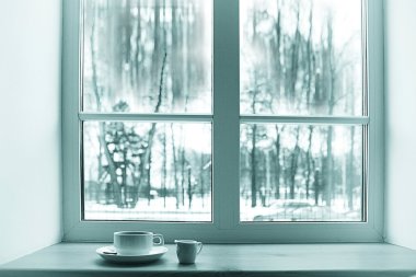 sabah kahvesi penceresinde