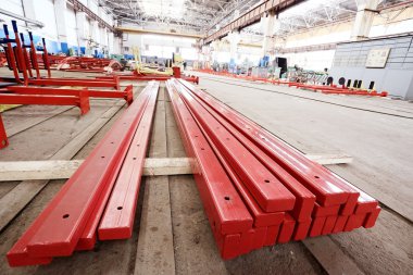 bitki üzerinde metal yapılar