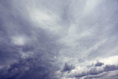 kasvetli gri gökyüzü