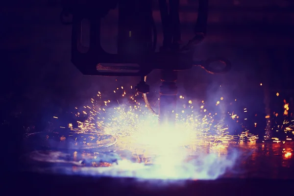 Corte a plasma de metal — Fotografia de Stock