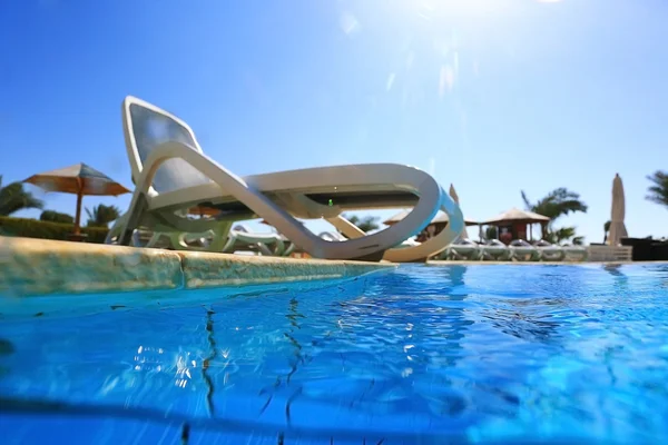 Hotel resort pool — Stock Photo, Image