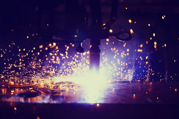 Corte a plasma de metal — Fotografia de Stock