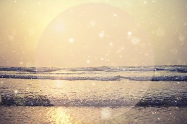 denizin üzerinde arka plan günbatımı