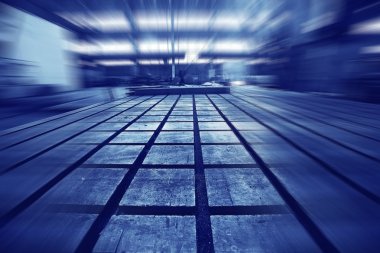  bitki üzerinde metal yapılar