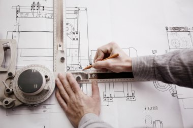 mühendis tasarımcı çizim