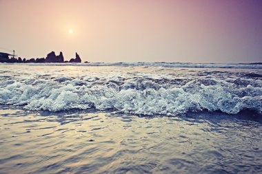 gün batımında denizde yaz 