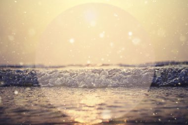 denizin üzerinde arka plan günbatımı