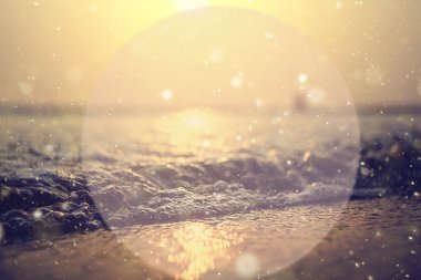 denizin üzerinde arka plan günbatımı