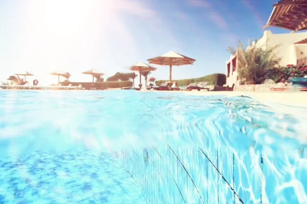 Hotel resort pool — Stock Photo, Image