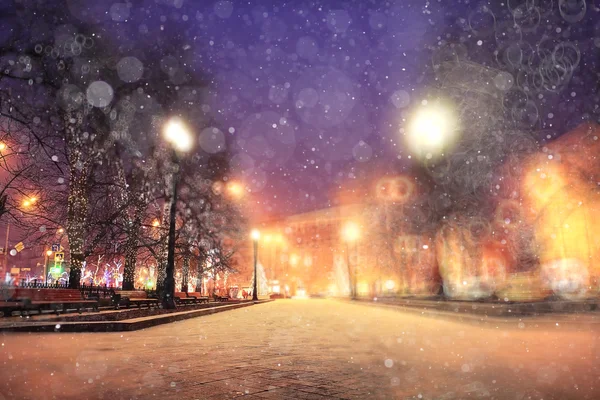 Paisaje nocturno de invierno en el callejón — Foto de Stock