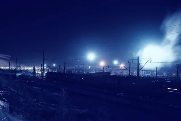 这条铁路的冬季夜景 — 图库照片