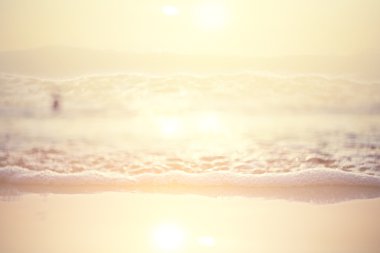 gün batımında denizde yaz 