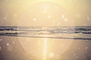 denizin üzerinde arka plan günbatımı