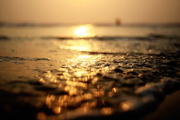 Puesta de sol en el mar en verano — Foto de Stock