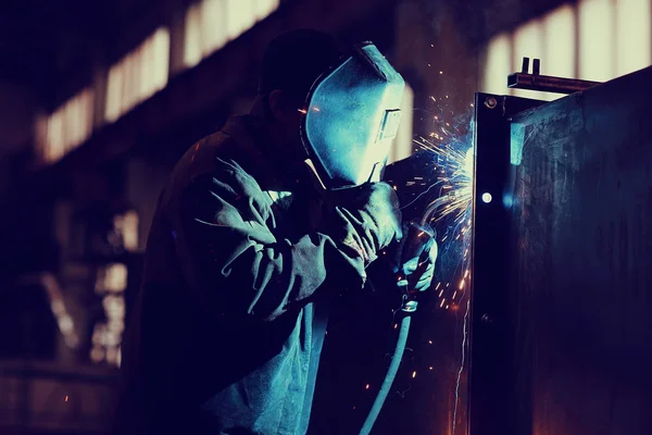 Welder worker at  factory — Stock Photo, Image