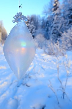 Cam Noel ağacı oyuncağı doğası, noel kartı Finlandiya, Laponya dekor manzarası