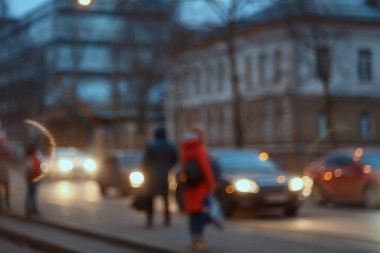 Akşam ışıkları arka planı bulanıklaştırdı. Sonbahar, soyut şehir arka planı, sonbahar.