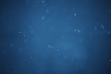 Bulanık arka plan kar yağışı doğası, soyut düşen kar taneleri tasarımı