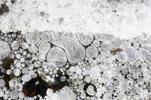 Vzduch Pod Ledovými Bublinami Abstraktní Sezónní Zimní Chladné Pozadí Mimo — Stock fotografie