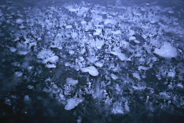 Buz kabarcıkları altında hava, soyut mevsimsel kış soğuk arka plan doğa dışında