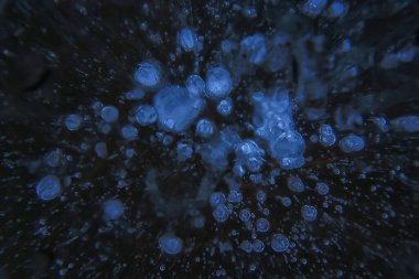 Buz kabarcıkları altında hava, soyut mevsimsel kış soğuk arka plan doğa dışında