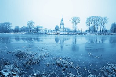 Vologda 'da dondurucu nehrin kıyısındaki kış manzarası kilisesi, Hristiyanlık vaftiz Rusya Noel' i.