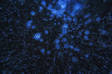 Buz kabarcıkları altında hava, soyut mevsimsel kış soğuk arka plan doğa dışında