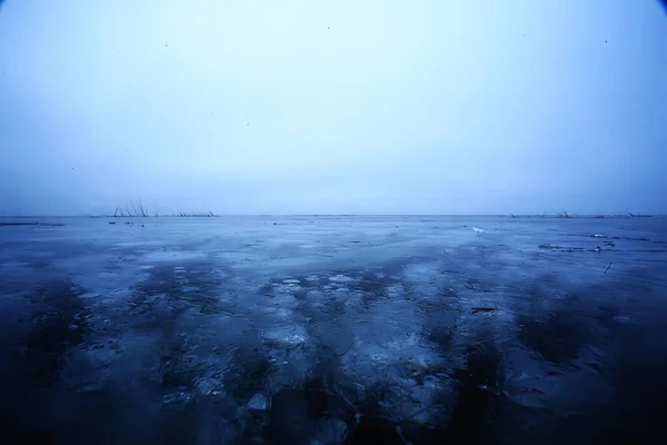 冬の湖の背景氷の風景抽象的な季節の寒さ — ストック写真