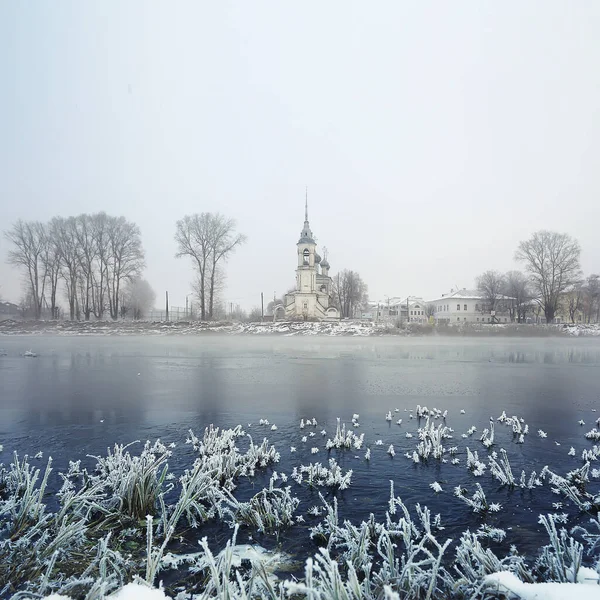 Inverno Paesaggio Chiesa Sulle Rive Del Fiume Gelido Vologda Cristianesimo — Foto Stock