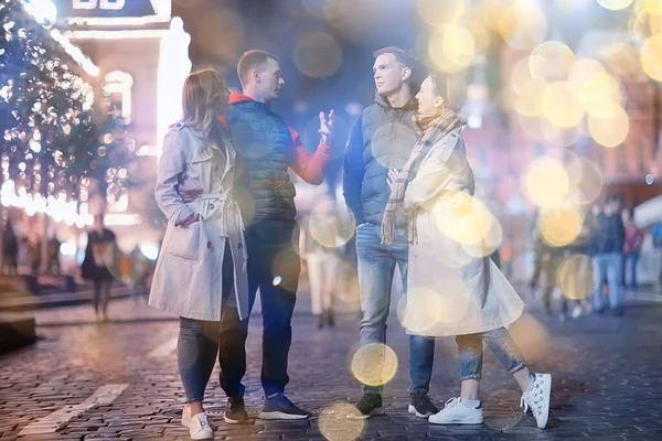 Piazza Rossa Sera Inverno Gruppo Amici Una Passeggiata Capodanno Mosca — Foto Stock