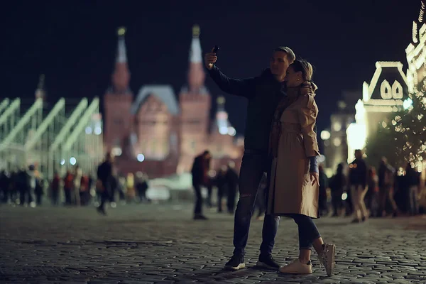 Ζευγάρι Στην Αγάπη Στη Μόσχα Χειμώνα Νύχτα Νεαρή Οικογενειακή Βραδιά — Φωτογραφία Αρχείου