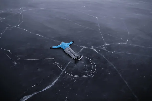 Man Ice Skates Lies Transparent Ice Lake View Aerial Photography — 스톡 사진