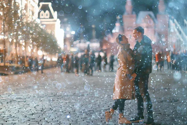 Par Förälskade Moskon Natt Vinter Ung Familj Kväll Vinter Moskon — Stockfoto