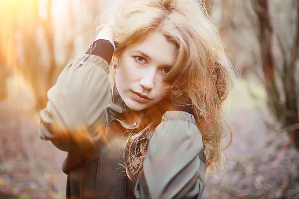 Model Late Autumn Park European Style Adult Girl Seasonal Glamorous — Stock Photo, Image