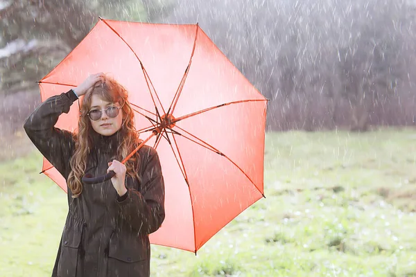 Szezonális Őszi Portré Szomorú Lány Esernyővel November Szezonális Vírus Immunitás — Stock Fotó