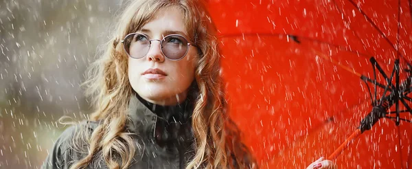 Retrato Sazonal Outono Menina Triste Com Guarda Chuva Novembro Sazonal — Fotografia de Stock